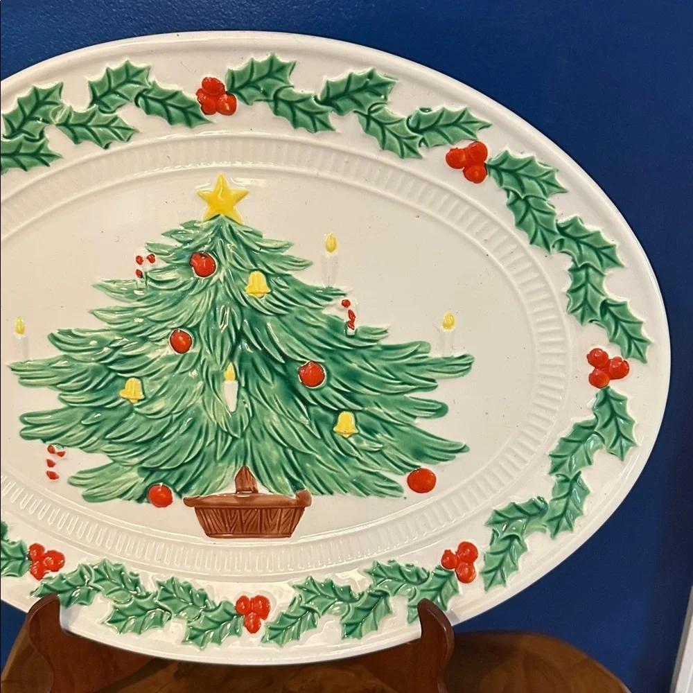 Vintage Japanese Ceramic Christmas Tree Platter with Holly Design 18” x 14” - Picture 3 of 6